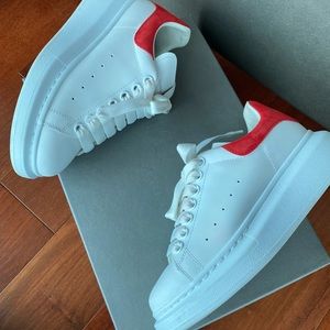 Alexander McQueen Oversized Sneaker - HOT !!